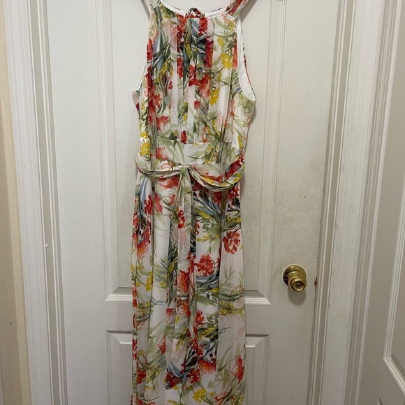 Floral Sleeveless Maxi Dress - Picture 4 of 4